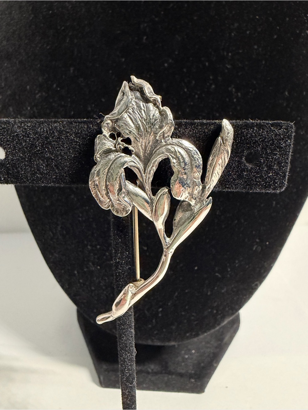 Silver Iris Floral Brooch - Women's Elegant Jewelry